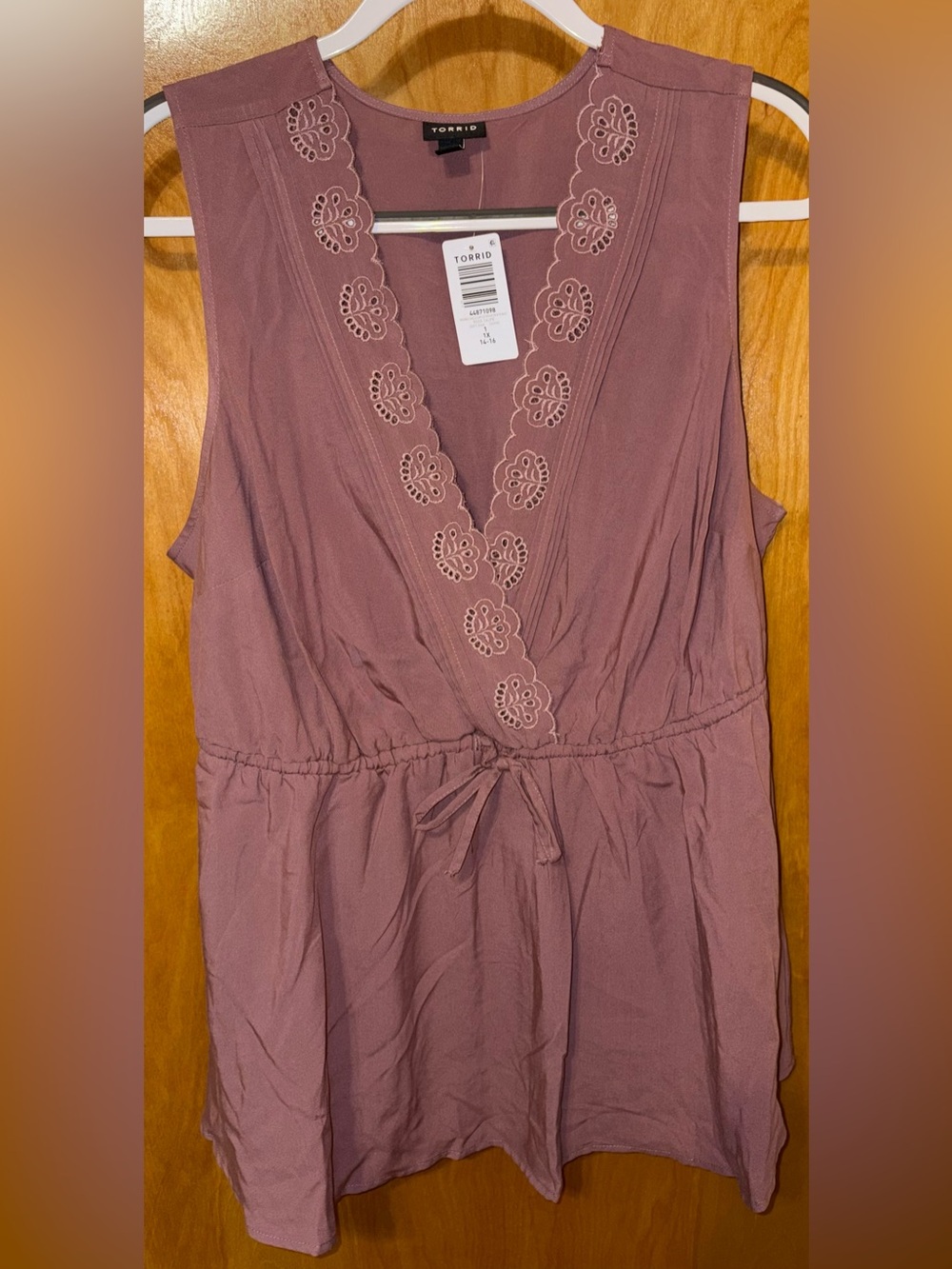 Torrid rose taupe washable challis surplice peplum tank with tie waist Size 1X